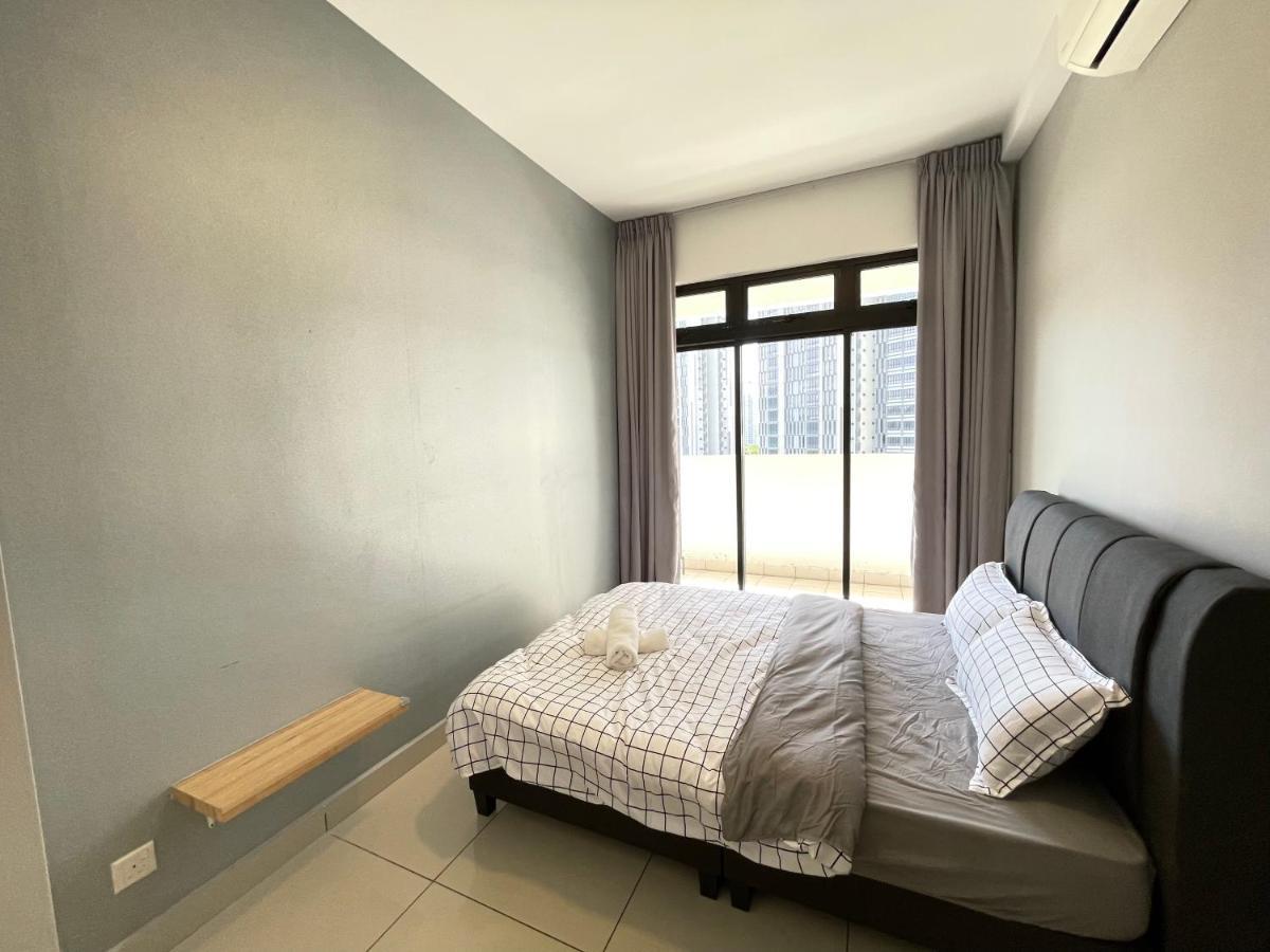 Meridin Medini By Wp Homestay Nusajaya  Luaran gambar