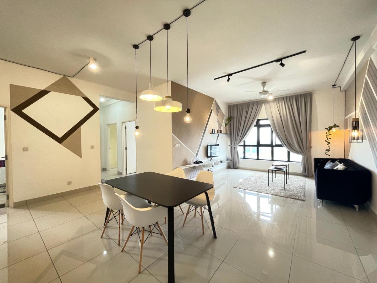 Meridin Medini By Wp Homestay Nusajaya  Luaran gambar
